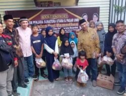 Jelang Idul Fitri, DPD LSM Penjara Sumut & Anggota DPR RI Bagi Ratusan Paket Sembako