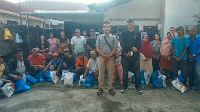 Berbagi Berkah, M Arif Tanjung Serahkan Paket Sembako bagi Warga Dhuafa dan Lansia