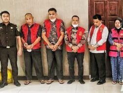 Lima Tersangka Perkara PPPK Guru Langkat Resmi Kenakan ‘Rompi Merah’ Kejatisu